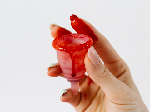 O Que a Cor da Sua Menstruação Diz Sobre a Sua Saúde