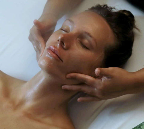 Aprenda a Fazer Uma Boa Massagem – a Si Mesma ou a Outra Pessoa